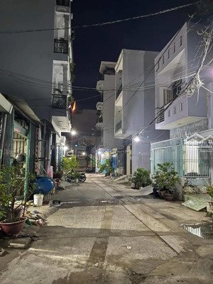 bán rẻ căn nhà c4, dt: gần 200m2 đường an dương vương, phường an lạc, quận bình tân