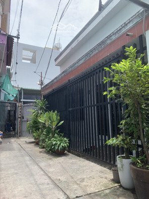 nhà bán trệt, lửng-107m2(6,23 x 17) -3 pn- giá: 5tỷ9 tl hẻm 3,5m gần mt phạm thế hiển p7q8. shhc