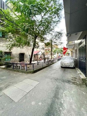 nhà 50m2 khu phân lô hoa bằng - có chỗ để ô tô - đầu tư hay ở đều cực đẹp