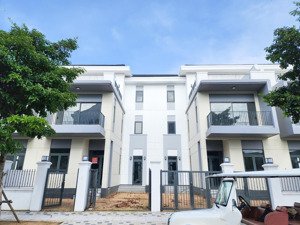 chính chủ bán gấp căn nhà phố biệt thự 8x20m 160m2 aqua city 7.8 tỷ. lh cường 