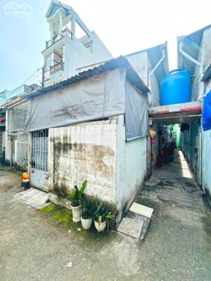 Dãy trọ 6 phòng 4.3x22m hẻm 1225 Huỳnh Tấn Phát, Phú Thuận, Quận 7