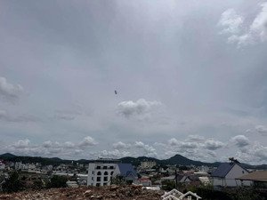 cần cho thuê lô đất 1000m2 mặt tiền đường phù đổng thiên vương, khúc cuối đường chỉ 25 tr/tháng