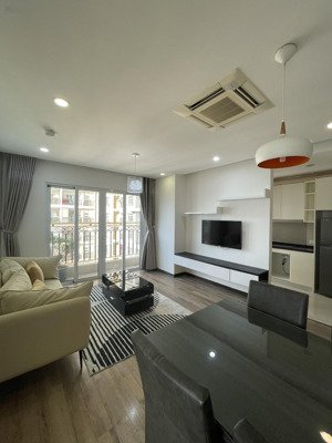 bán gấp 2 ngủ 2wc full nội thất, tầng trung, view thoáng, giá chuẩn thị trường, k báo ảo