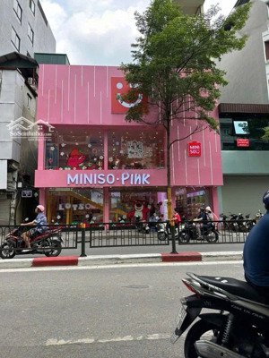 cho thuê mặt bằng ở phố hào nam siêu đẹp, 80m2x3 tầng, mt 4.5m ở vị trí đông dân, vỉa hè rộng