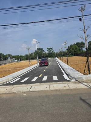 siêu phẩm ngay ngã tư lục quân chỉ nhỉnh 32-36 triệu/m2 . chỉ 3.x tỷ /1 lô - 20 lô đẹp long lanh