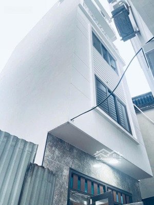 nhà dân xây độc lập kiên cố, 30m3 tây mỗ. mới 100%