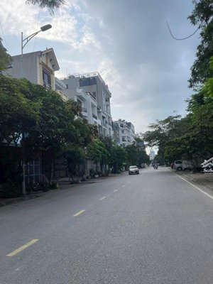 bán lô khả lễ 1 nhìn vườn hoa mặt phạm ngũ lão dt 81m mt 4.5m hướng đb giá 12 tỷ