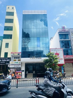 toà nhà 10x24m mt trần quốc toản, q3, 180 tr/tháng