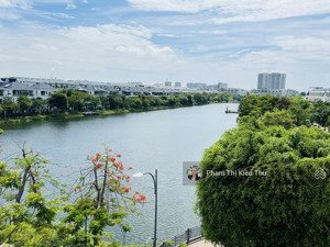 siêu phẩm căn góc 2 mặt tiền lakeview city, dt165m2 nhà thô decor dễ dàng,view gần hồ. giá 31,5 tỷ