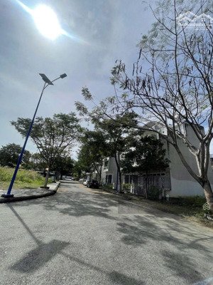 duy nhất 1 lô, cần bán lô 100m2 ngay đường thống nhất, thành phố dĩ an
