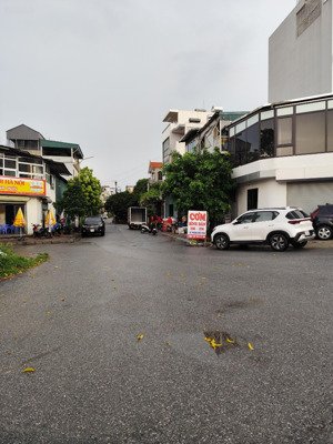 bán nhà khu phân lô cổ linh 90m² ,mt 5m ,5 tầng lô góc vỉa hè ôtô tránh ,kinh doanh giá 27,5 tỷ