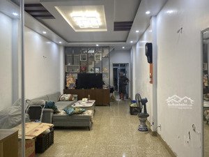 bán nhà ngõ rộng ô tô trước cửa phố lê lợi.