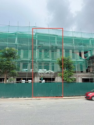 chính chủ cần tiền bán gấp căn nhà 3 tầng