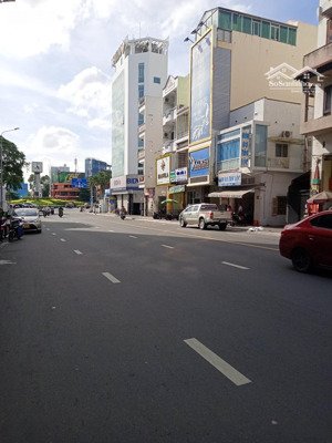 bán nhà mt nguyễn bỉnh khiêm gần vòng xoay điện biên phủ 5tầng đang cho thuê 40tr/th, 16 tỷ tl