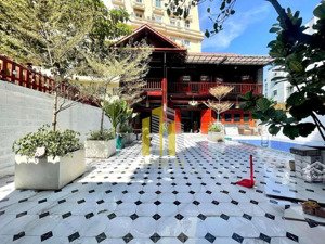 biệt thự phong cách gỗ sang trọng tại thảo điền giá 90 triệu