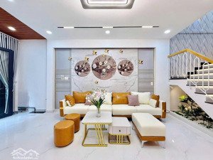 nhà mới full nội thất gần ngã 5 cầu vượt quang trung 2pn 2wc, giá 13 triệu bớt lộc