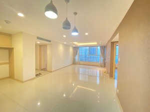 bán gấp căn hộ 3pn thăng long no1 tầng trung 117m2 view trung tâm hội nghị quốc gia giá 8,9 tỷ