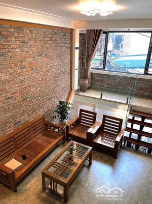 cực sướng ôtô đỗ cách 10m /32m2 /long biên zá hơn 5tỷ tặng nội thất