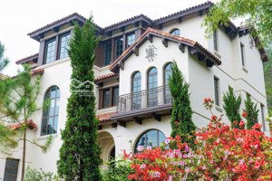 duy nhất biệt thự view hồ ngoại giao còn lại, sẵn sàng bàn giao trong quý 3. giá 15,5 tỷ