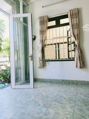 chính chủ cho thuê mặt bằng tầng trệt, đường phan đình giót, phường phương sài lh: 