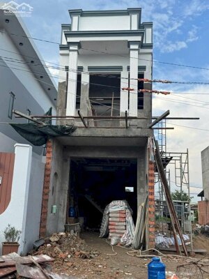 Nhà mới xây 1 lầu 1 trệt 2.75 tỷ/63 m2, đường ô tô