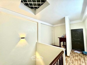 hàng hiếm - nhà 5 tầng - ô tô đỗ cổng