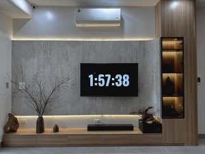 tọa lạc tại đường hoa nổi tiếng - giảm 2 tỷ còn 17,3 tỷ - có hầm để xe - 5x12m - nhà đẹp 4 tầng