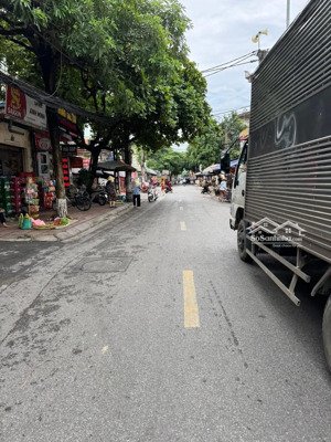 bán gấp nhà yên ngưu linh đàm vị trí cực đẹp cách đường ô tô tránh 20 m 40m2x 5 tầng quanh 5 đồng