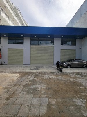 mb đẹp mới xây hơn 400m2 đường võ chí công