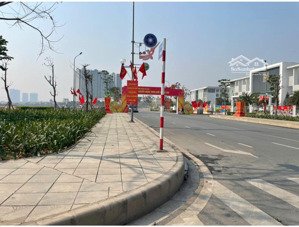 cần bán gấp 40m2 đất cửu việt trâu quỳ, mặt tiền 5m, ngõ 3m ô tô vào đất, giá 5,3 tỷ