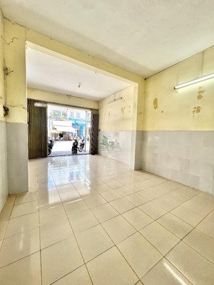 cho thuê mặt bằng riêng biệt tuyến đường chính tttp giá 15 triệu/tháng