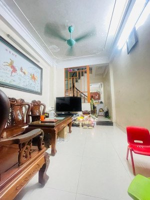 cực hiếm. nhà tại phố nam dư, 43m2, 4 tầng, lô góc, sát phố, giá rẻ.