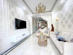 cho thuê nhà đẹp 4 phòng ngủ kđt hà quang 2 giá 25 triệu/tháng