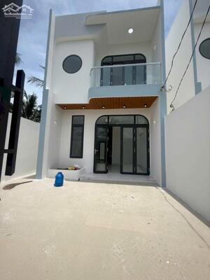 NHÀ TRỆT LẦU ĐƯỜNG XE Ô TÔ GẦN BẾN XE BẾN TRE