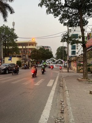 bán nhà mặt phố tô hiệu, 2x tỷ, 78m2, vị trí đẹp, nhiều tiện ích