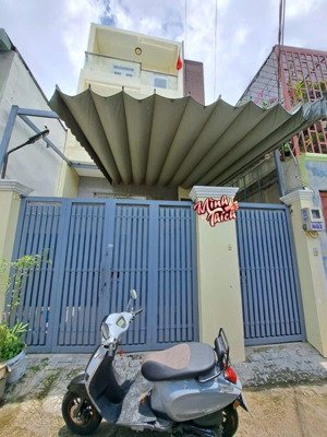 nhà đẹp - hẻm xe tải thông tứ tung - gần kinh dương vương -võ văn kiệt- bến xe miền tây.