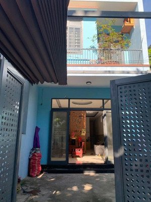 bán nhà 2 tầng mặt tiền đường ô tô 7 mét nguyễn nhà