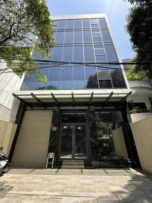 cho thuê tòa nhà mới 100% mặt tiền quận tân bình gần sân bay-dt: 10x20m. 8 tầng, thang máy...