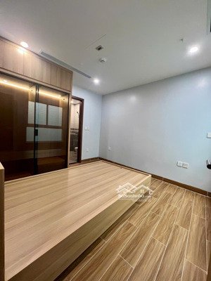 căn hộ 2 ngủ 2 wc mặt ngõ 445 lạc long quân, ngõ oto tránh nhau , trống 1 căn duy nhất