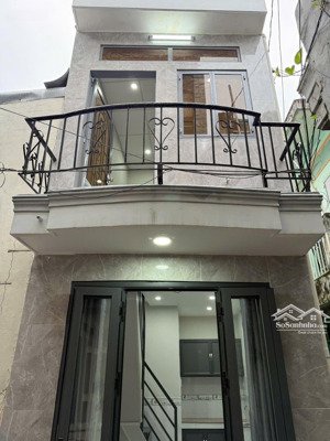 bán nhà sổ hồng riêng - sát hẻm xe hơi - quận 7