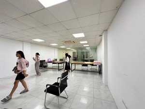 văn phòng 100m² tại số 111 nguyễn xiển - thanh xuân. giá 13 triệu.