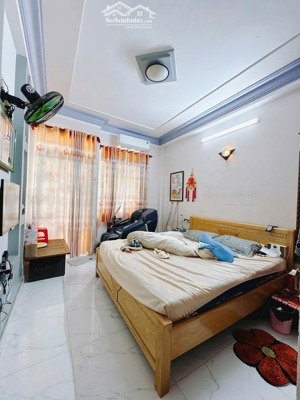 bán nhà 3 tầng xe hơi đỗ cửa. rẻ nhất khu đường số.