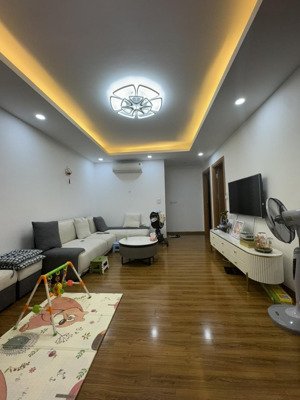 bán gấp cc đẹp tại 122 vĩnh tuy, giá thỏa thuận, 70m2, 2pn, 2wc, view tây nam!