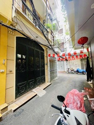 quan hoa, cầu giấy - 50m - 4 tầng - phân lô - dân xây - 2 thoáng trước sau - ô tô đỗ gần