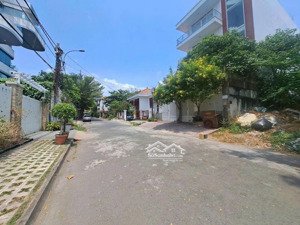 chốt gấp! bán nhanh 5 lô đất - ngay trần não - 10x33m - xây cao -giá rẻ chỉ từ: 145tr/m2 (tin thật)