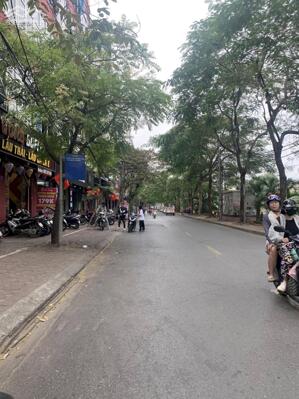 Bán mảnh đất phân lô Nguyễn Khang 34m2, 2 mặt ngõ, ô tô, giá tốt