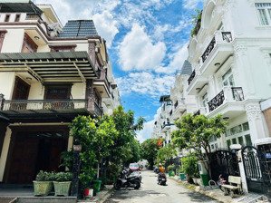 nhà 4 tầng đẹp-khu villa anh đào-an ninh-sát mặt tiền hà huy giáp-68m2(5,8x12)-đường 7m-chỉ 6.3 tỷ