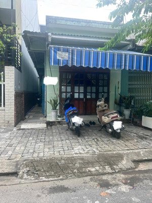 bán nhà mặt tiền đường nguyễn khang dt 95m2 chính chủ