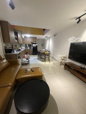 chính chủ bán nhà vị trí vàng ở đê la thành (đoạn bệnh viện phụ sản và nhi tw) -50m2 6 tầng