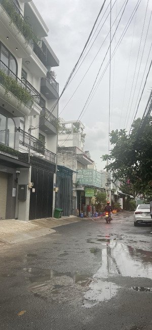 bán gấp nhà huỳnh tấn phát q7. chỉ hơn 11tỷ thang máy xịn sò - cách quận 1 chỉ 15 phút